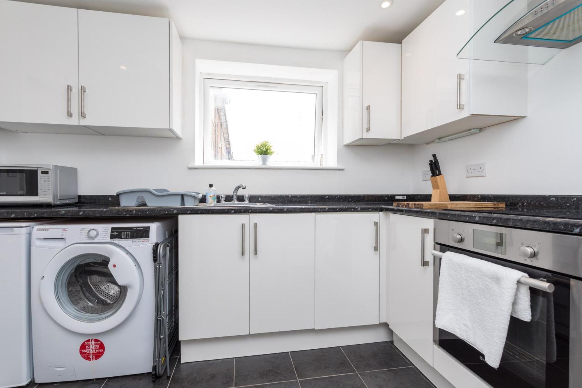 Flat 7- Spacious Studio Flat In The Heart Of Crawley מראה חיצוני תמונה