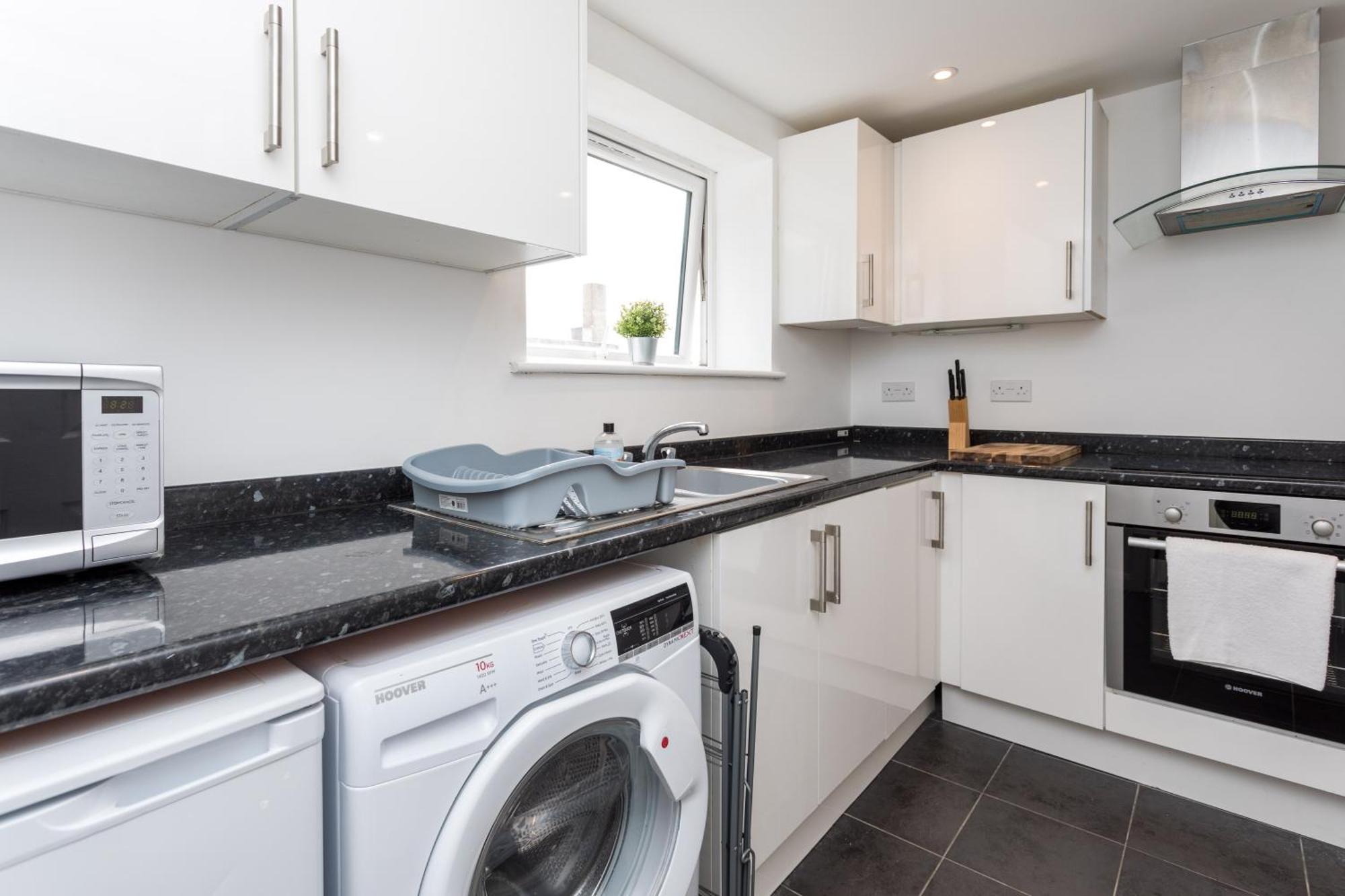 Flat 7- Spacious Studio Flat In The Heart Of Crawley מראה חיצוני תמונה