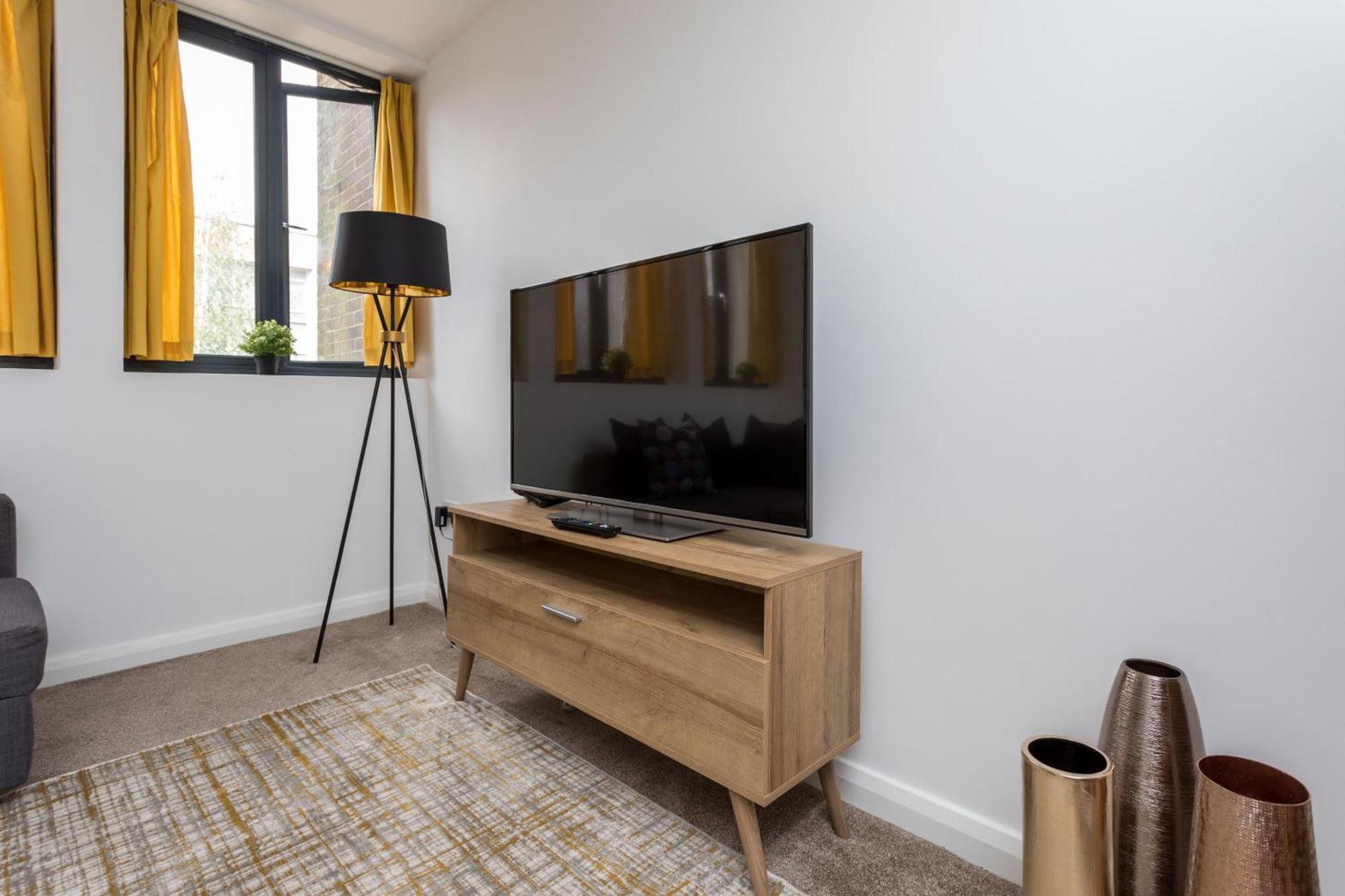 Flat 7- Spacious Studio Flat In The Heart Of Crawley מראה חיצוני תמונה